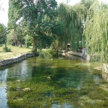 On The River Baska Voda Daire *