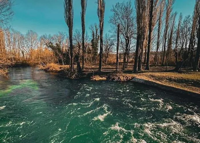 דירה On The River Baska Voda