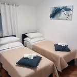 On The River Baska Voda Apartment *