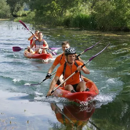 On The River Baska Voda * 伊莫茨基