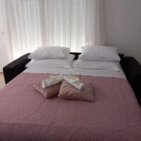 Apartamento On The River Baska Voda *